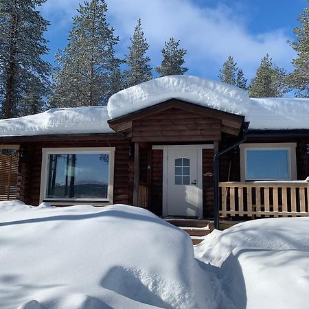 Kaupinmaja, Yllaes, Aekaeslompolo, Lapland - Log Cabin With Lake And Fell Scenery 外观 照片